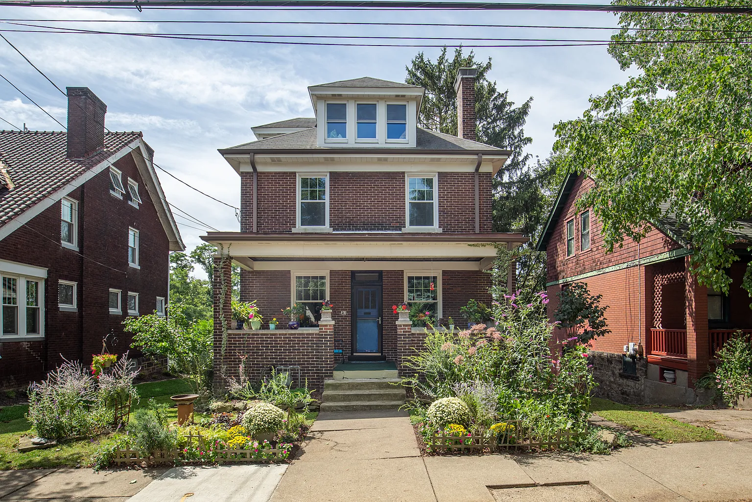 21 Defoe St photo 1