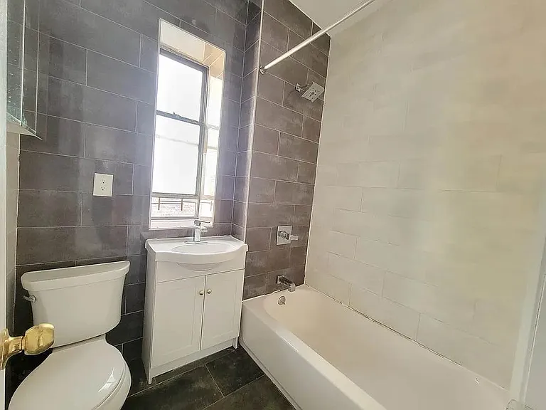 10 Vermilyea Ave #4B — Photo 7