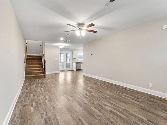 3rd image of 294 Crisp Ct
