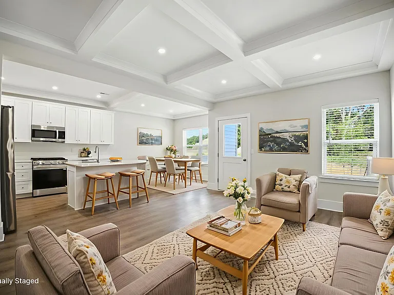 95 Sequoia Dr — Photo 5