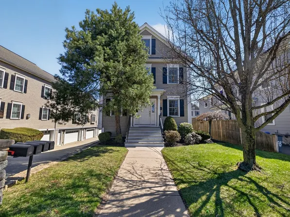 36 Prospect St Unit 1, Waltham, MA 02453