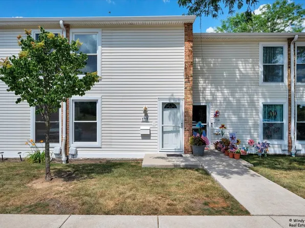 1718 Ardwick Dr, Hoffman Estates, IL 60169