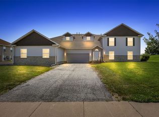 4630 Westchester Dr NE UNIT C, Cedar Rapids, IA 52402