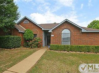 2010 Oakglen Dr, Garland, TX 75040