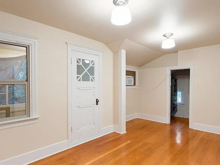 807 W 12th Ave — Photo 22