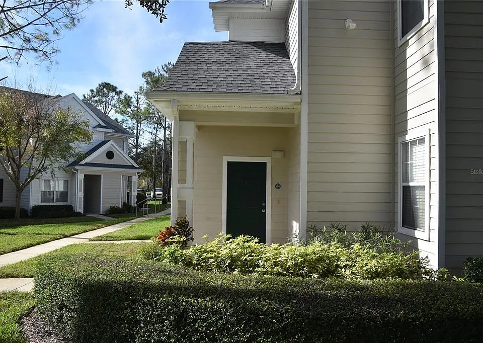 225 Southern Pecan Cir #205