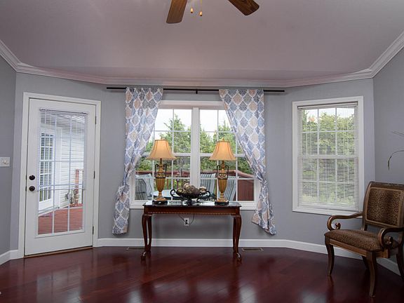 4th image of 1905 Rolling Hills Dr