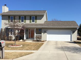 1231 Wedgewood Ln, Fond Du Lac, WI 54935