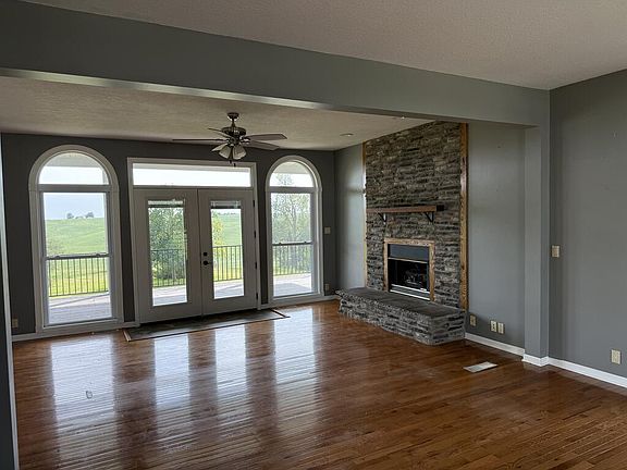 4th image of 32245 Lone Pine Way