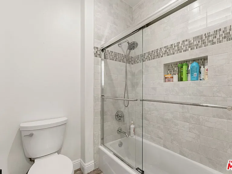 11564 Apulia Ct — Photo 39