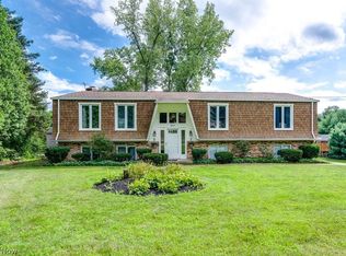 4815 Laburnum Dr, Akron, OH 44319