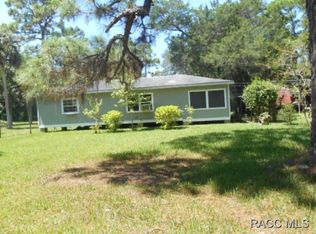 37 65th St, Yankeetown, FL 34498