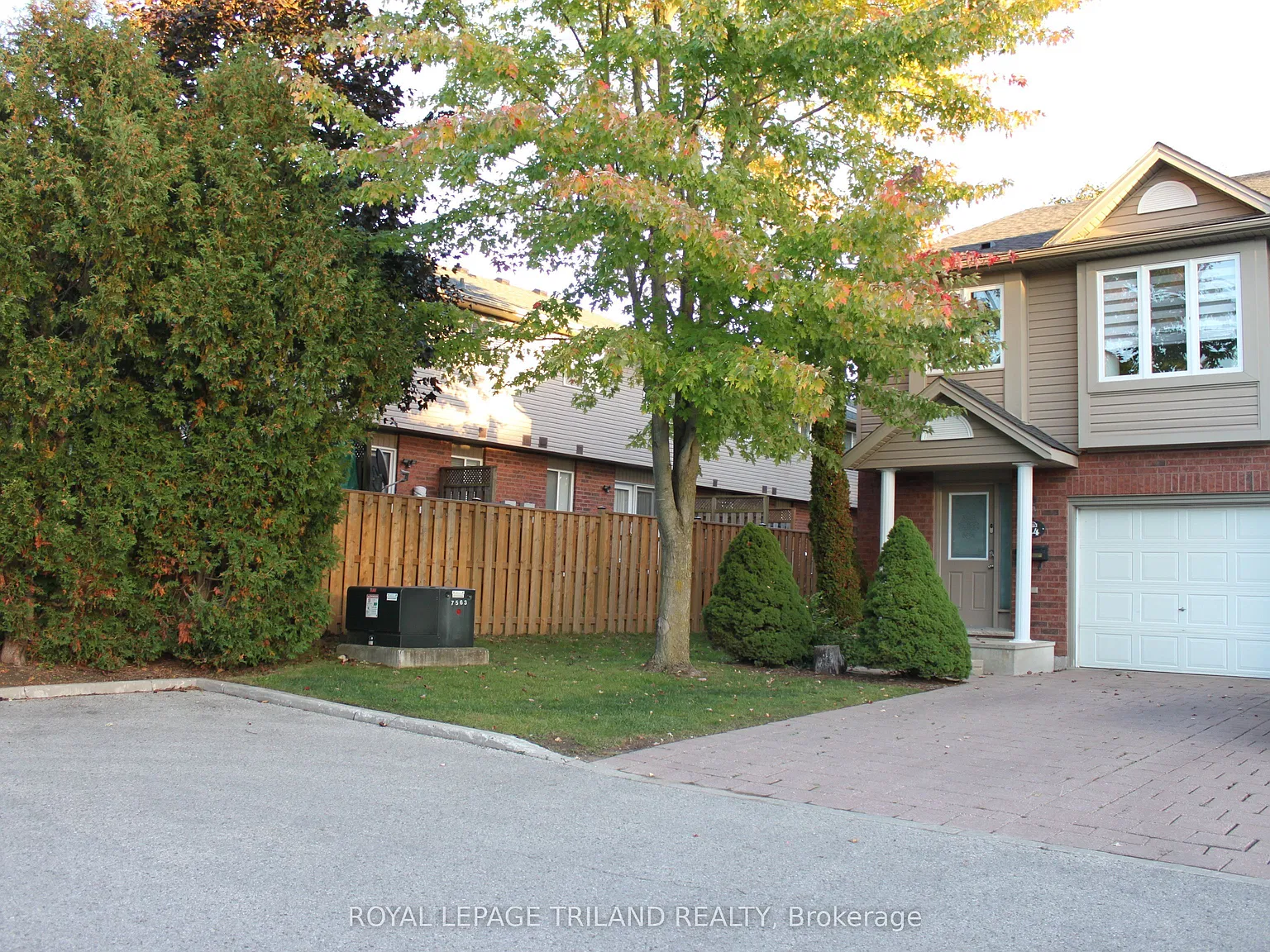 3 bed, $2,470 — Photo 2