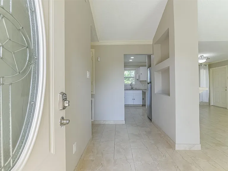2502 Drummer Dr — Photo 2
