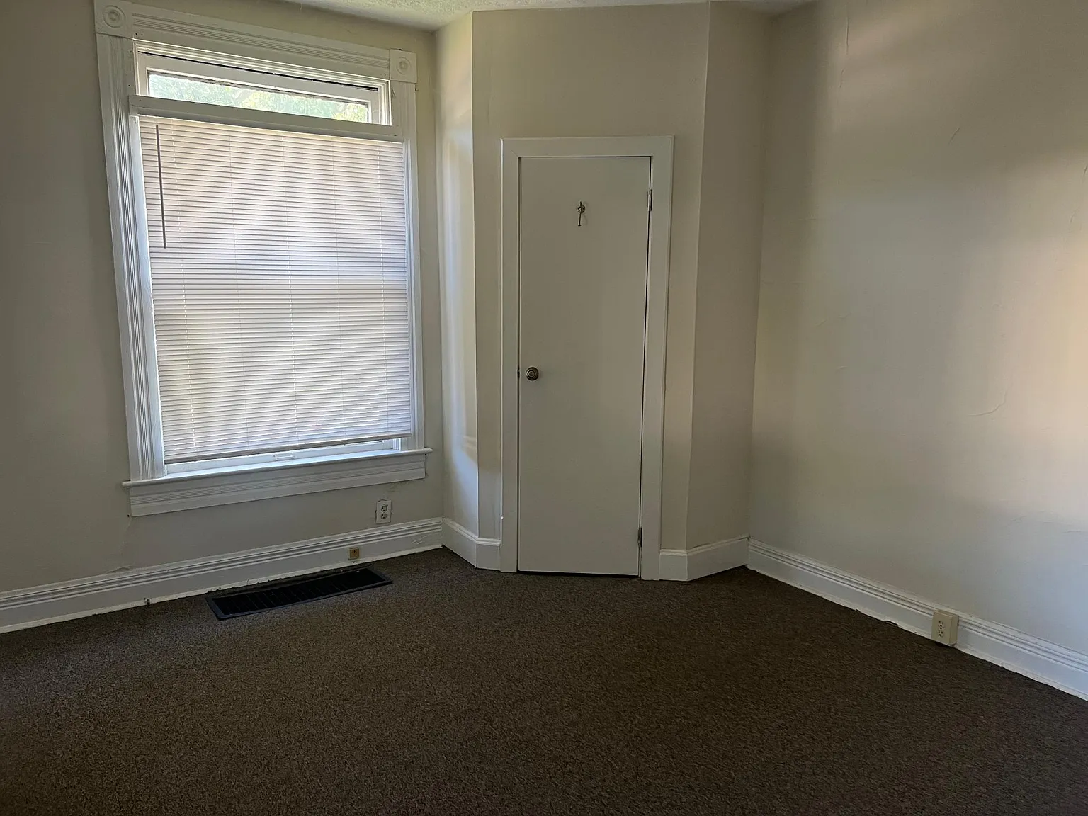 1 bed, 735 sqft, $895 — Photo 3