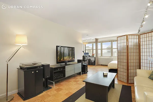 Sold by Compass | media 7
