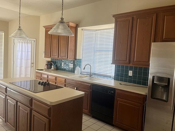 3rd image of 9219 Symphonic Ln