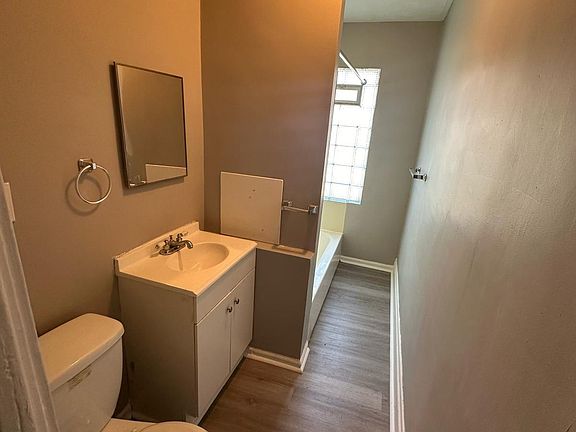 4th image of 12911 Brackland Ave #4