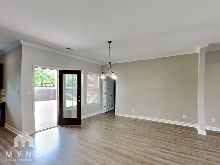 214 Balota St — Photo 7