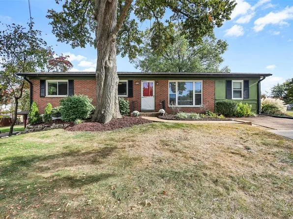 3144 Ringer Rd, Saint Louis, MO 63125