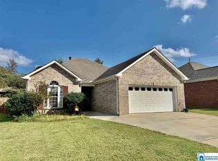 106 Daventry Dr, Calera, AL 35040
