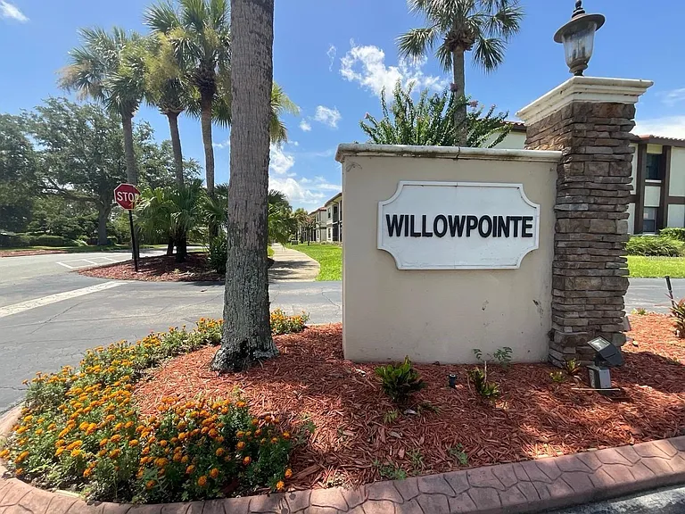 6062 Willowpointe Cir #203 — Photo 11