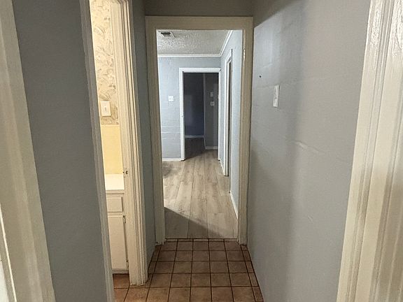 5th image of 611 Smith St