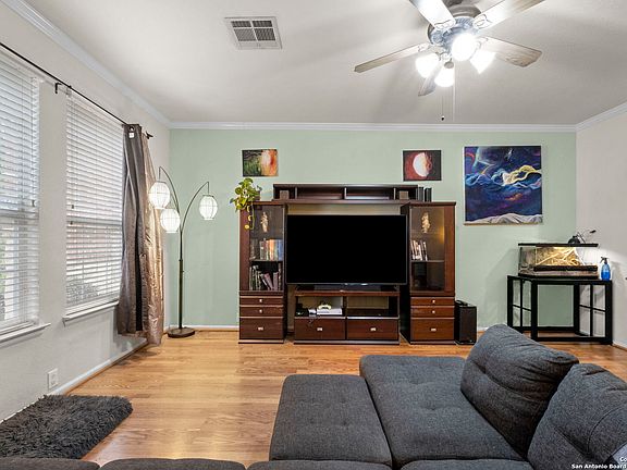 4th image of 2542 GRAYSON WAY