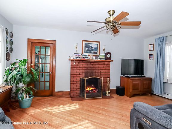 5th image of 47 Westcott Blvd