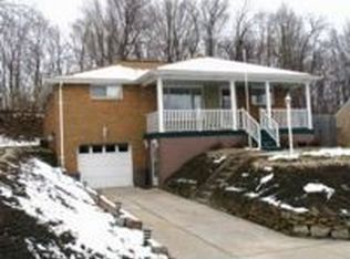 1111 Juanita Dr, Coraopolis, PA 15108