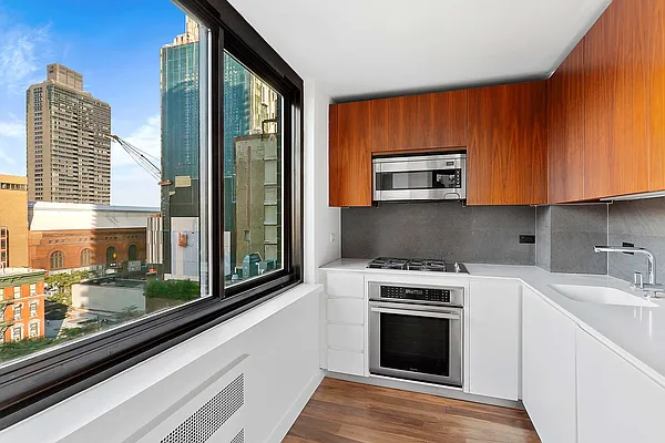 Sold by Compass | media 21