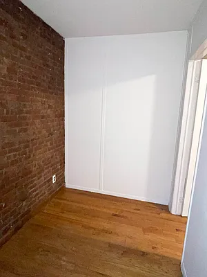 Rented by Jonis Realty | media 9