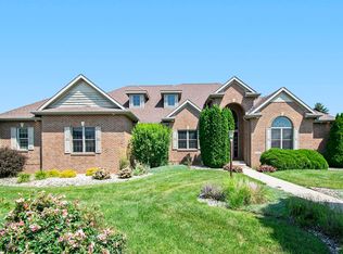 1946 Country Cir S, Nappanee, IN 46550