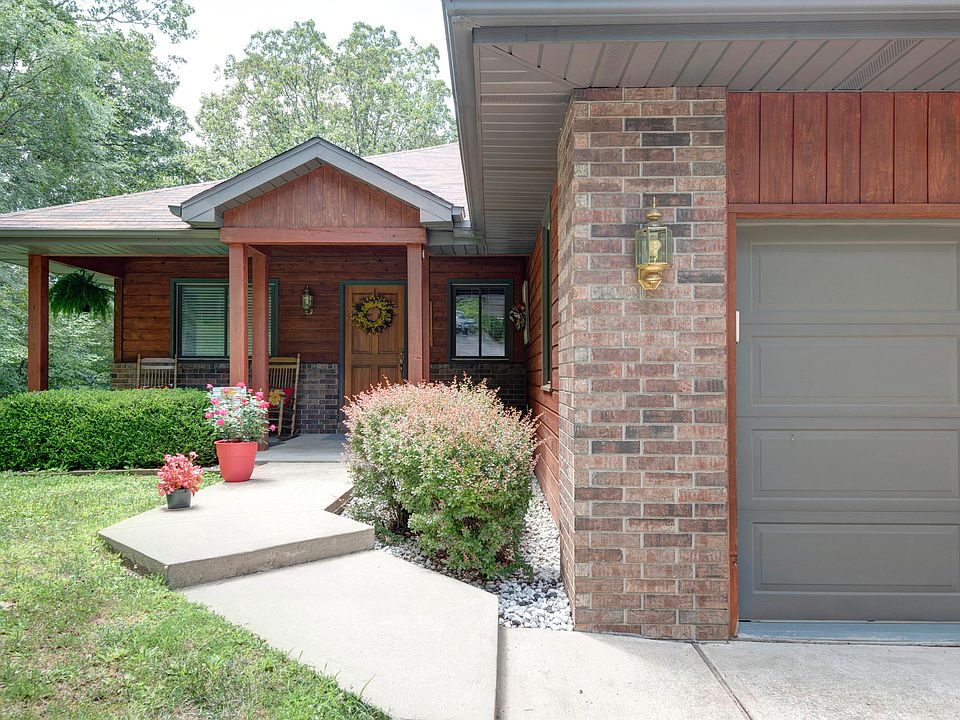 1st image of 160 Canyon Forest Cir