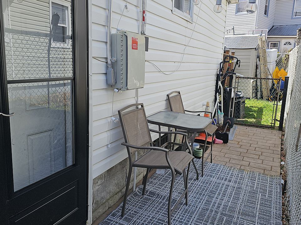 Outdoor sitting area