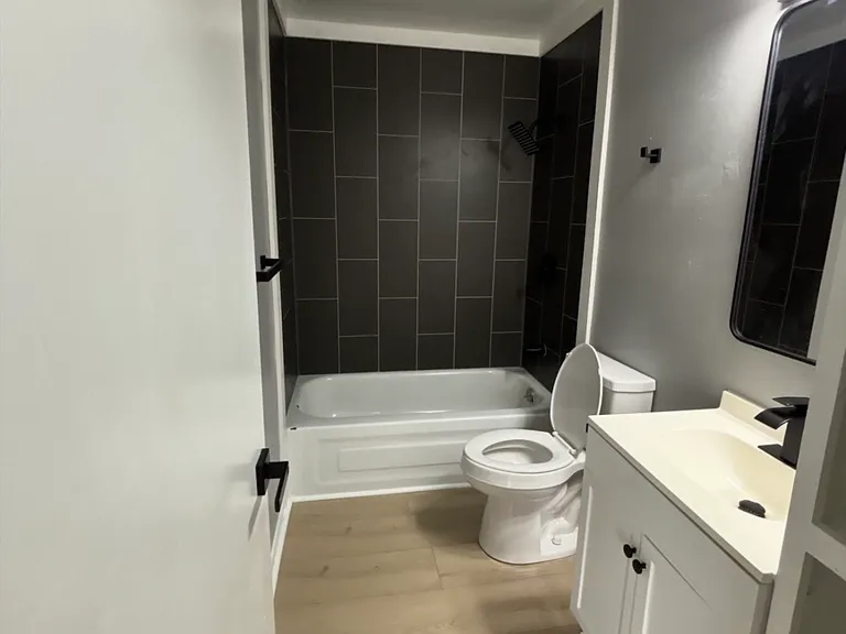 822 Main St — Photo 4