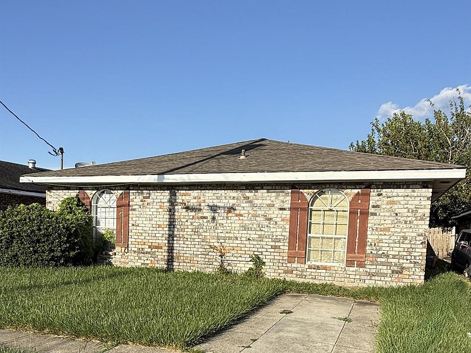 1st image of 2644-2646 Helena St