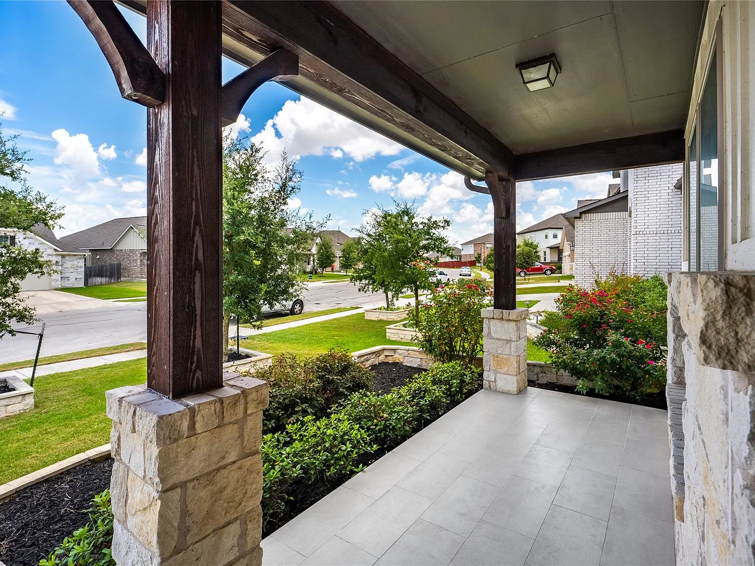 4 bed, 3.0 bath, 2920 sqft, $2,999 — Photo 3