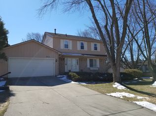 963 Downhill Ln, Rochester Hills, MI 48307