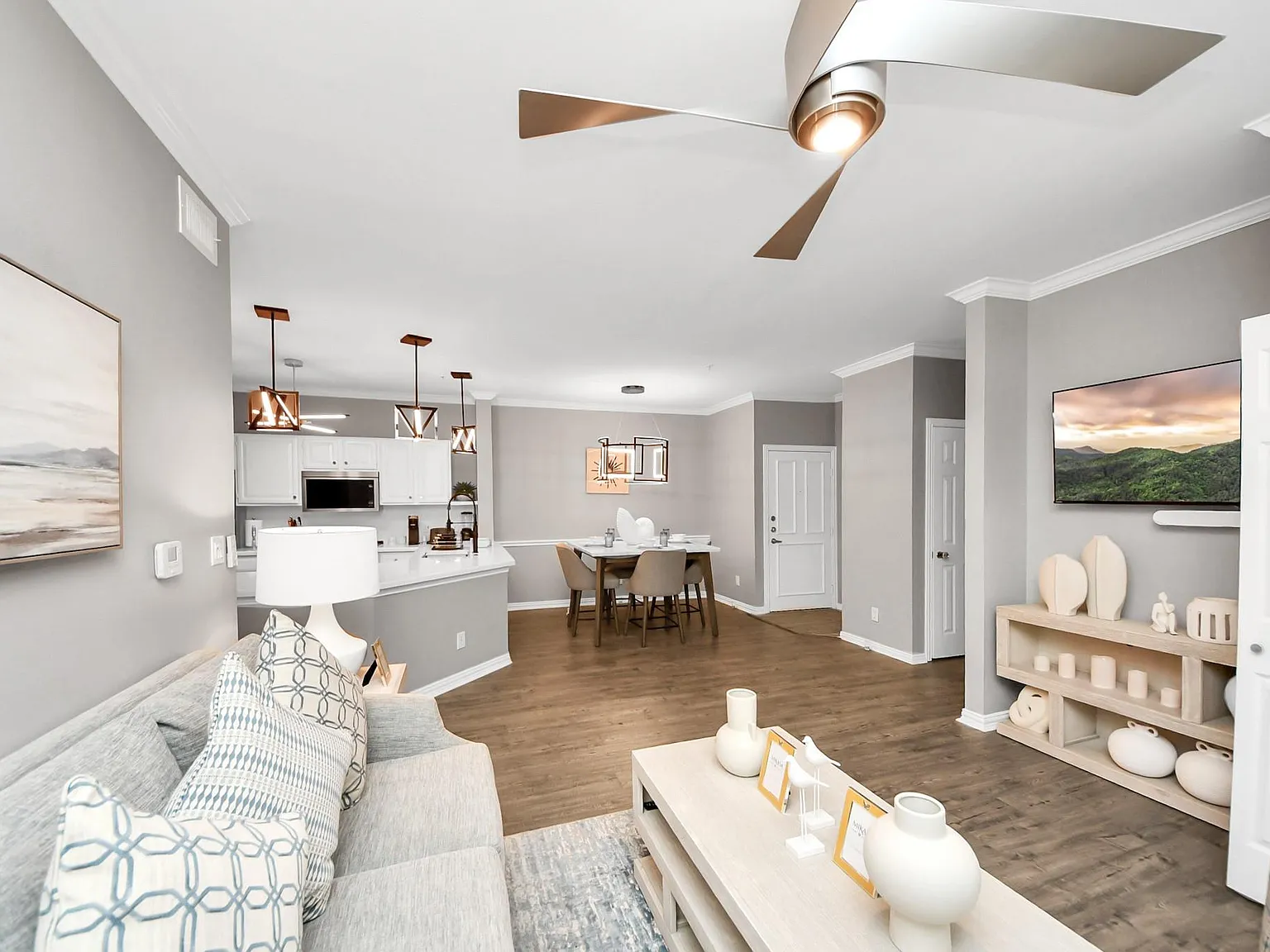 2 bed, 2.0 bath, 1252 sqft, $3,000 — Photo 3