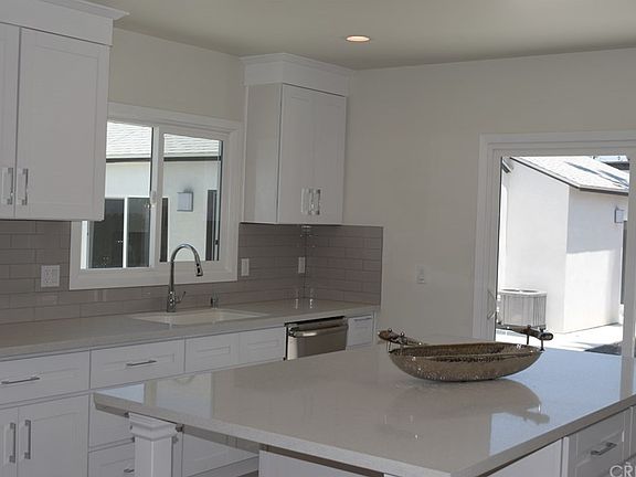 3rd image of 6244 Carpenter Ave
