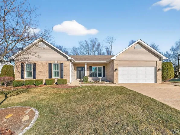 15 Canter Ct, Saint Peters, MO 63376