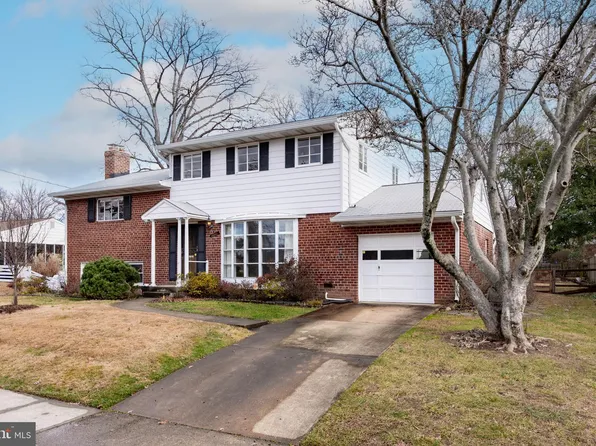 2909 Farm Rd, Alexandria, VA 22302