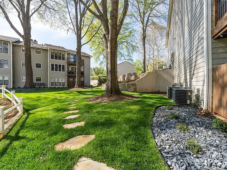 516 Park Ridge Cir — Photo 22