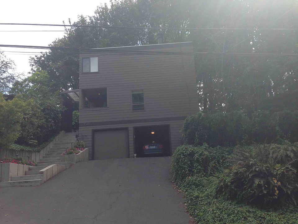 2nd image of 2743 NE 98th St