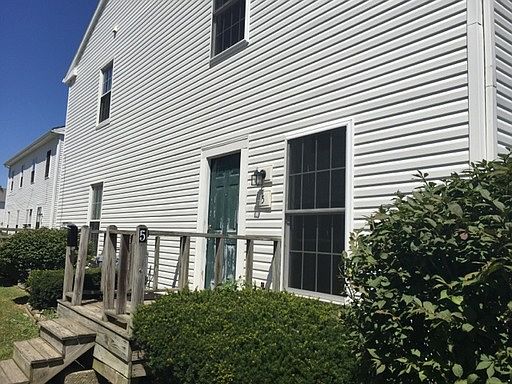 1st image of 5 Revere Ln