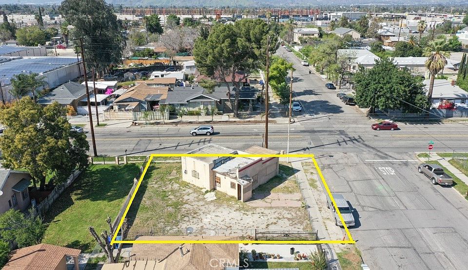1st image of 1003 W Rialto Ave