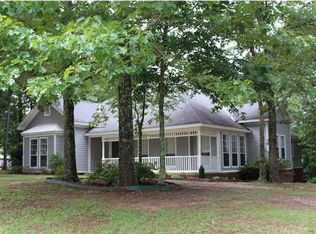 1632 Northpointe Dr, Deatsville, AL 36022