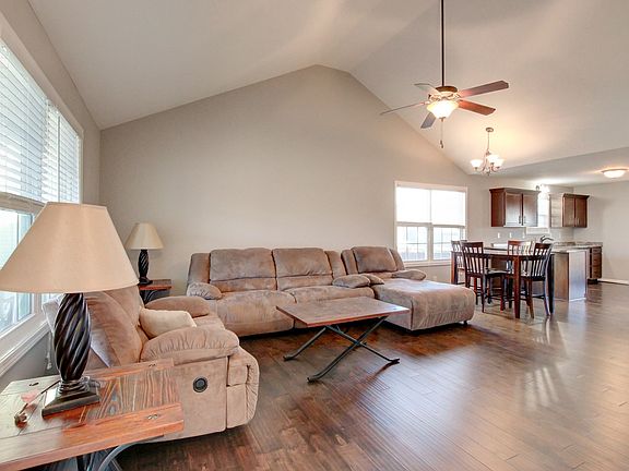 4th image of 1008 Dwight Eisenhower Way