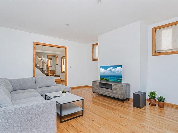 4th image of 2071 E 35th St